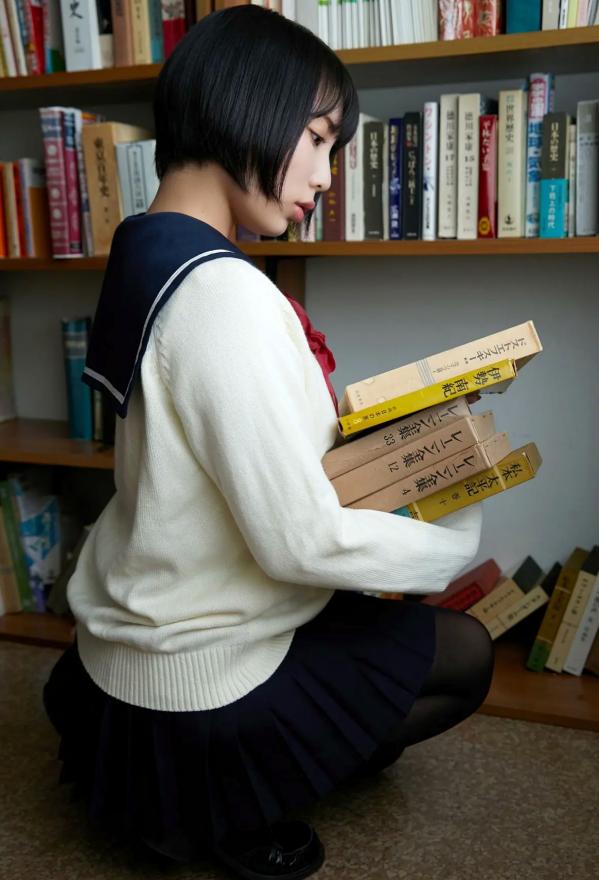    Kaoru Yasui 安位薫 - Delusion after school date 妄想放课后约会，教室主题校服写真，黑丝美腿清纯诱惑，日系少女感十足第6张图片