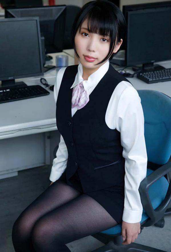    Kaoru Yasui 安位薫 - A new employee Yasui-san 新入社員的安位さん，魅力办公室OL制服诱惑，极致黑丝职场日常，娇俏佳人私房摄影第7张图片