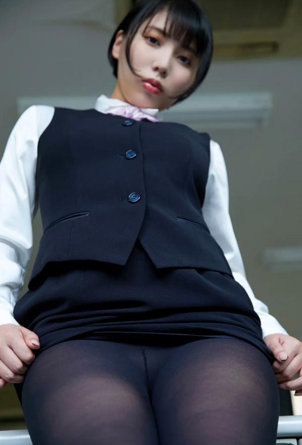    Kaoru Yasui 安位薫 - A new employee Yasui-san 新入社員的安位さん，魅力办公室OL制服诱惑，极致黑丝职场日常，娇俏佳人私房摄影第14张图片