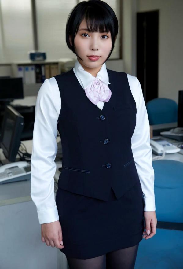    Kaoru Yasui 安位薫 - A new employee Yasui-san 新入社員的安位さん，魅力办公室OL制服诱惑，极致黑丝职场日常，娇俏佳人私房摄影第19张图片