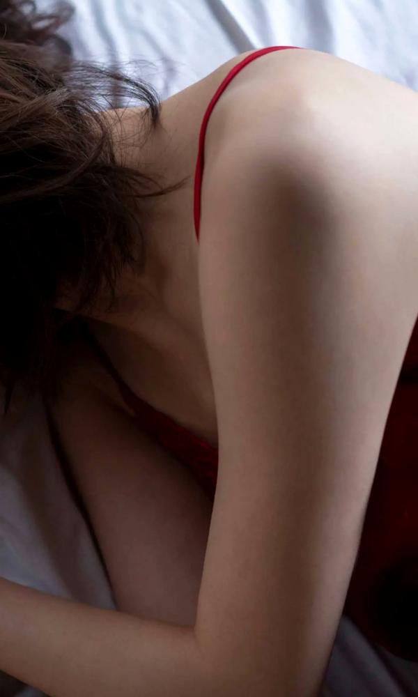   ICHIKA OSAKI 尾碕真花写真集「オトナイチカ」私房照大赏，气质内衣穿搭尽显清纯与性感诱惑，自然清新魅力写真第35张图片