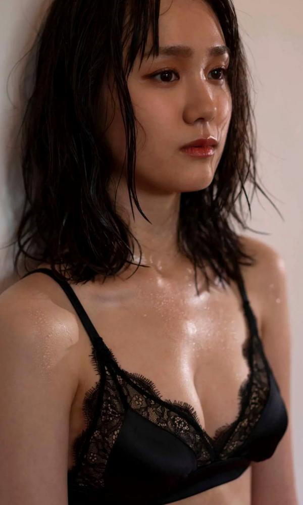    ICHIKA OSAKI 尾碕真花写真集「オトナイチカ」私房照大赏，气质内衣穿搭尽显清纯与性感诱惑，自然清新魅力写真第49张图片