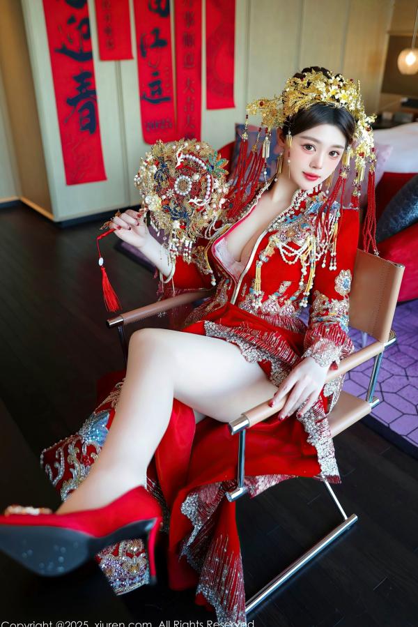    秀人网XiuRen 9823 蛋蛋宝新春特辑：华丽古风红装搭配白蕾丝，古典与现代碰撞，演绎惊艳绝伦的新春诱惑。第18张图片