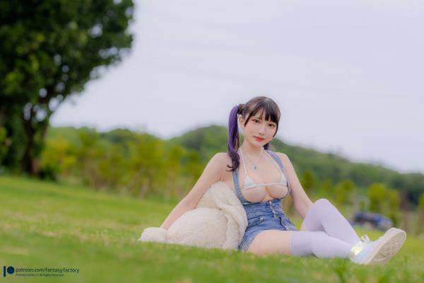    Fantasy-Factory 小丁Ding 元气牛仔背带短裤私房写真，童颜巨乳清新户外甜美诱惑-2022.10第12张图片
