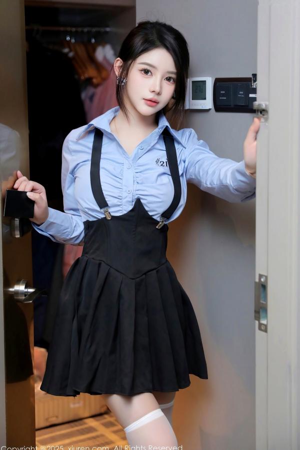    XiuRen秀人网-9819-爱酱里-蓝衬衫黑色百褶裙白丝萝莉少女爆乳-2025.01.25第5张图片