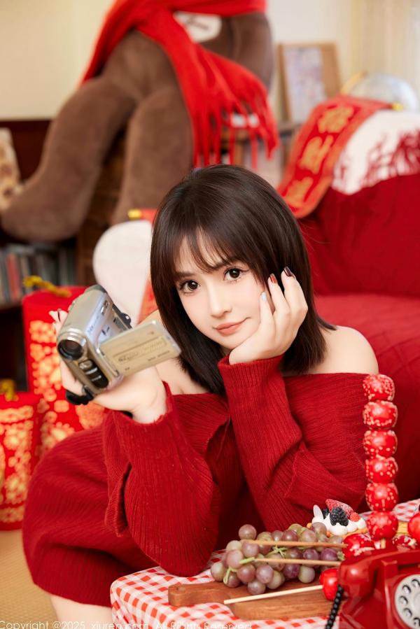 养乐多DoDo 徐嘉乐  XiuRen秀人网-养乐多Doll-新春特辑：红色针织与内衣穿搭，节日氛围感私房女神大片第23张图片