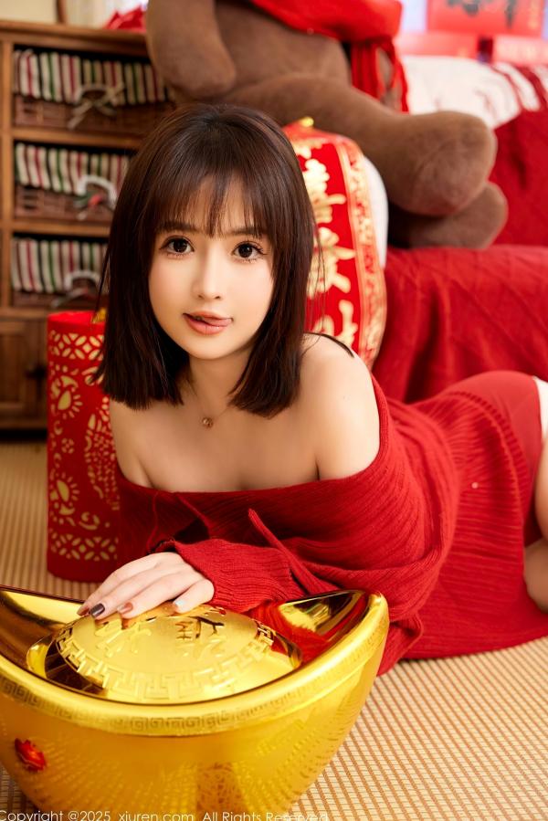 养乐多DoDo 徐嘉乐  XiuRen秀人网-养乐多Doll-新春特辑：红色针织与内衣穿搭，节日氛围感私房女神大片第37张图片