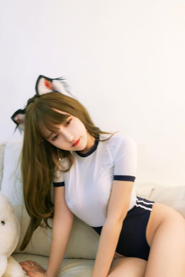 过期米线线喵   过期米线线喵-056-白嫩体操服猫耳少女cosplay，清纯可爱姿态尽显诱惑魅力第4张图片