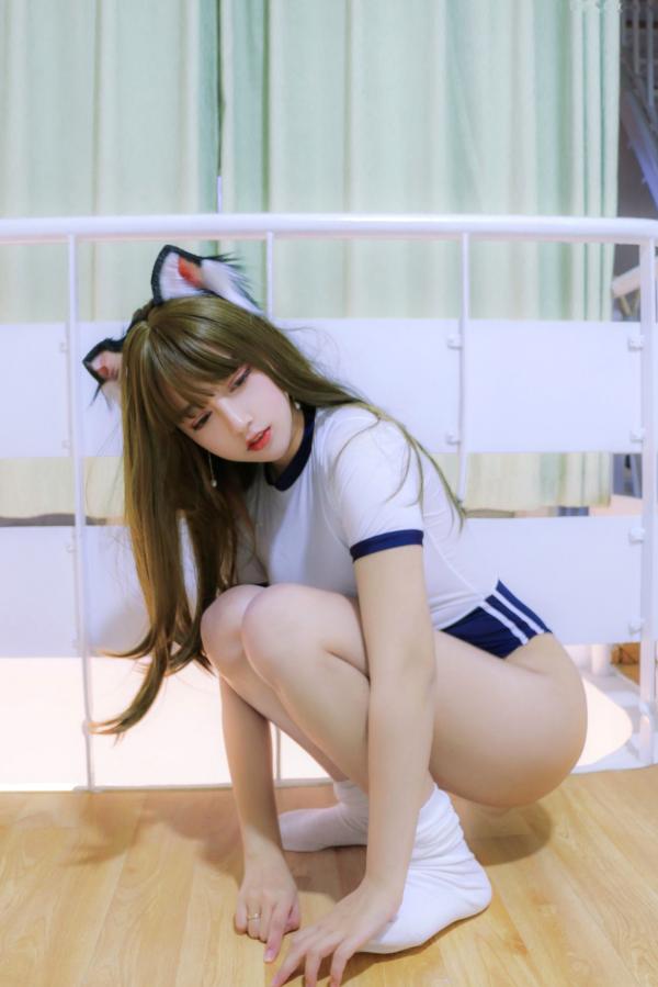 过期米线线喵   过期米线线喵-056-白嫩体操服猫耳少女cosplay，清纯可爱姿态尽显诱惑魅力第14张图片