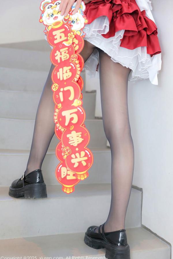    XiuRen秀人网-9814-桃妖夭：新春红火诱惑，红色女仆短裙与性感内衣私房大片，黑丝美腿与绝美身材，节日氛围下的极致视觉盛宴 (2025.01.24)第15张图片