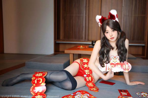    XiuRen秀人网-9814-桃妖夭：新春红火诱惑，红色女仆短裙与性感内衣私房大片，黑丝美腿与绝美身材，节日氛围下的极致视觉盛宴 (2025.01.24)第59张图片