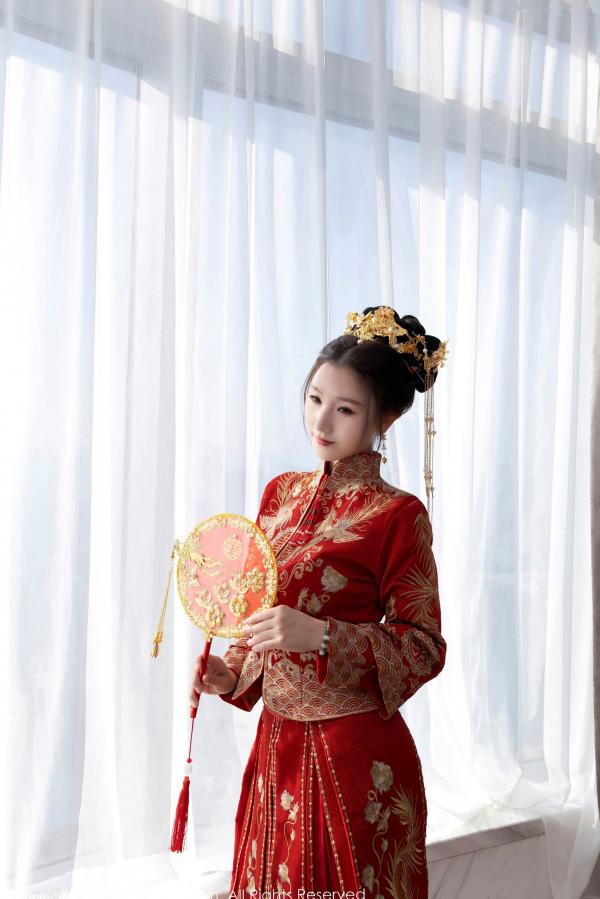    XiuRen秀人网-9811-杏子Yada-中式红衣新娘-性感内衣私房-古典韵味与大胆诱惑-2025.01.24第8张图片
