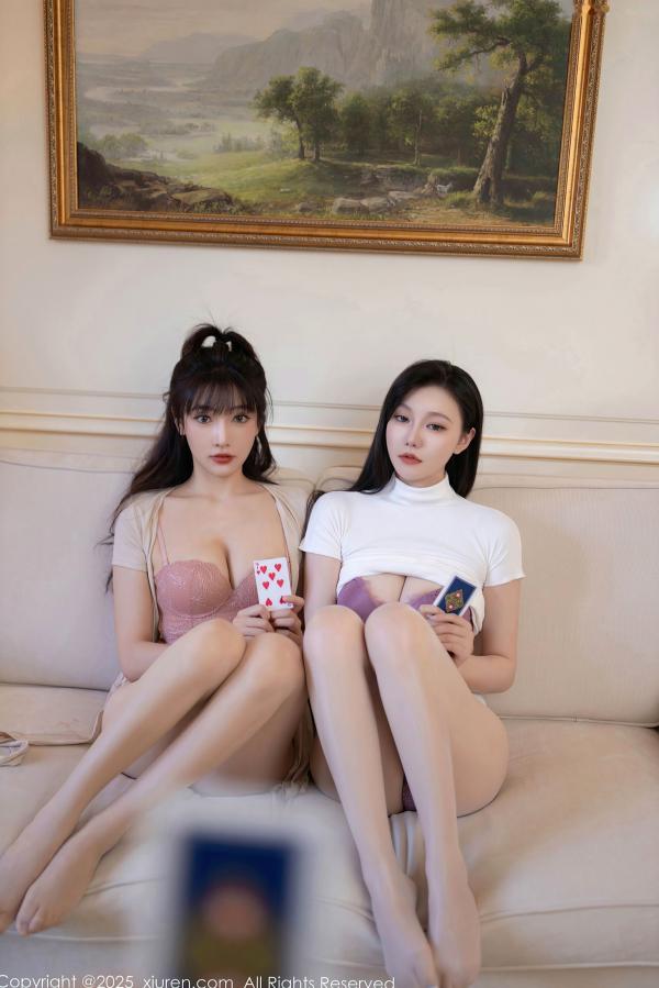    秀人网9806期：陆萱萱与初梦瑶双姝室内私房写真，蕾丝诱惑，轻熟动人，闺蜜亲密互动，绝美视觉盛宴第23张图片