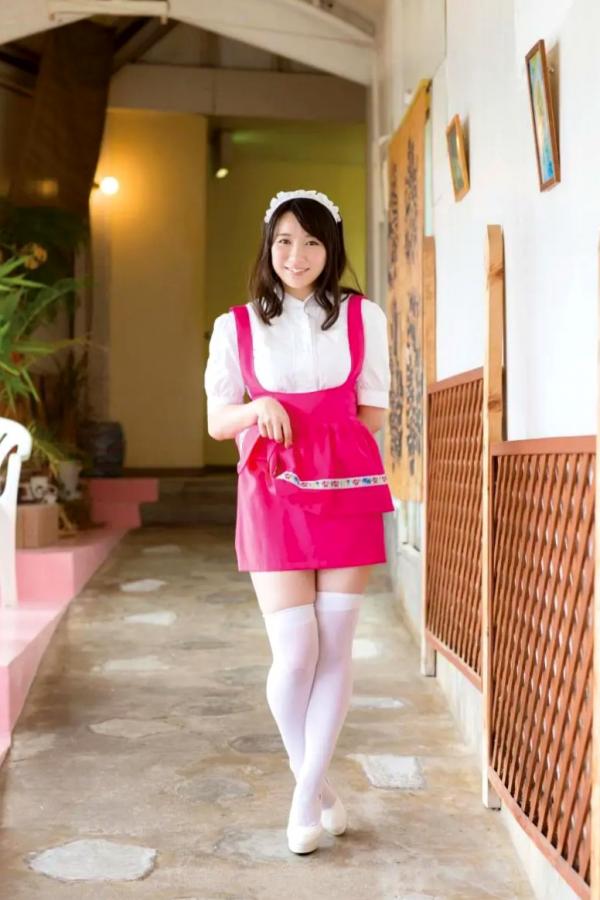    Shiori Konno 紺野栞 - Together with Shiori 栞と一緒：制服诱惑与职场写真的极致魅力，童颜巨乳的撩人瞬间第29张图片