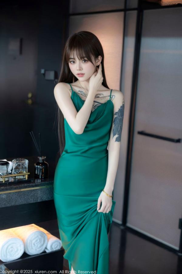    XiuRen秀人网-9803-奶瓶-精致纹身少女私房写真，性感黑色蕾丝内衣诱惑，展现极致冷艳气质第2张图片