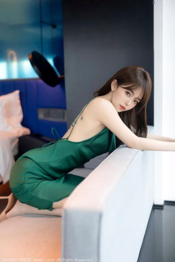    XiuRen秀人网-9803-奶瓶-精致纹身少女私房写真，性感黑色蕾丝内衣诱惑，展现极致冷艳气质第8张图片