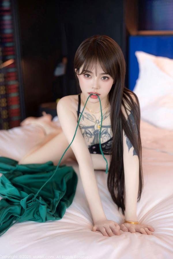    XiuRen秀人网-9803-奶瓶-精致纹身少女私房写真，性感黑色蕾丝内衣诱惑，展现极致冷艳气质第49张图片