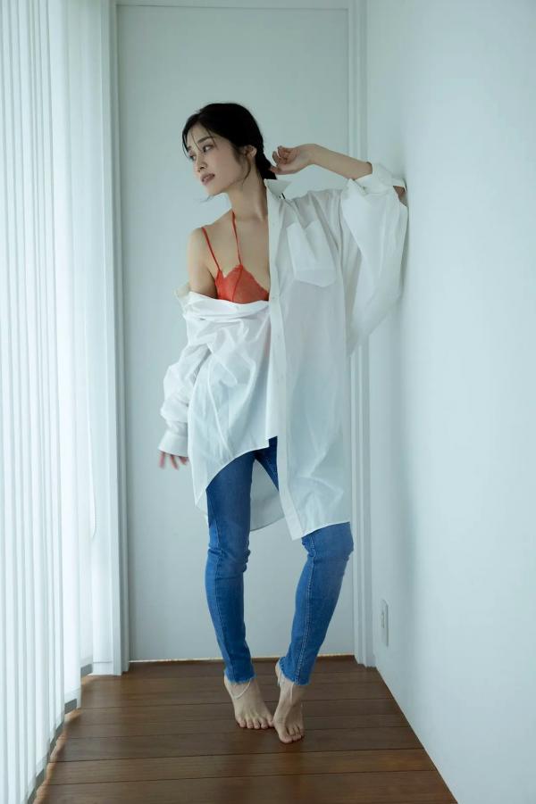    Rin Takahashi 高橋凛 - Ideal body 理想ノカラダ，室内私房居家写真，性感曲线蓝裙红内衣尽显诱惑第55张图片