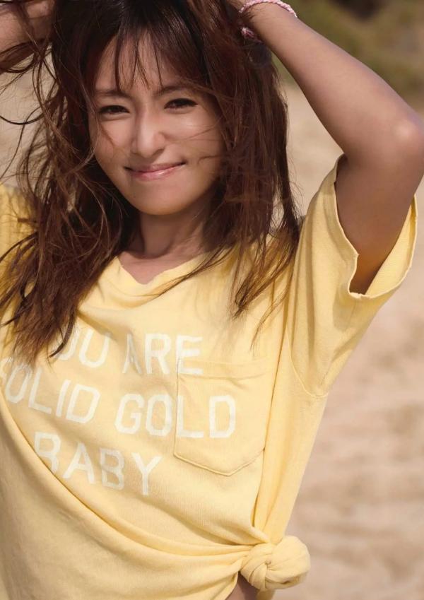    Kyoko Fukada 深田恭子 - Brand new me 极致写真，演绎黑白时尚与唯美居家风，优越身材尽显女神魅力第84张图片