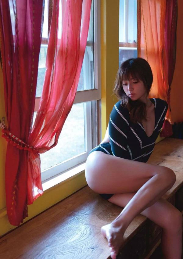    Kyoko Fukada 深田恭子 - Brand new me 极致写真，演绎黑白时尚与唯美居家风，优越身材尽显女神魅力第97张图片