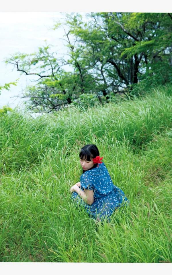   Marina Nagasawa 長澤茉里奈Pocchi 2写真：居家弹唱、比基尼诱惑与孔雀森林精灵风第49张图片