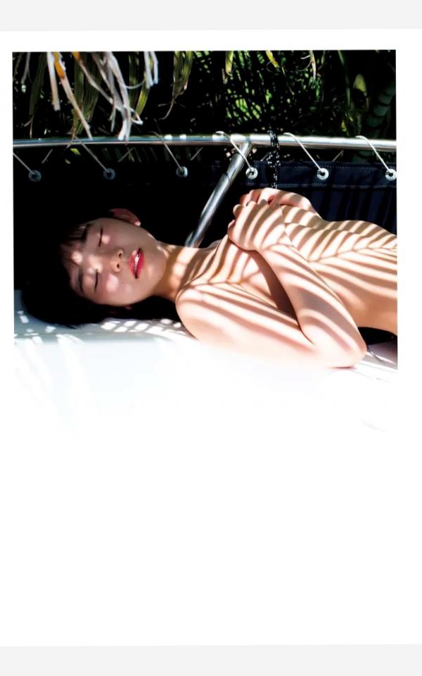    Marina Nagasawa 長澤茉里奈Pocchi 2写真：居家弹唱、比基尼诱惑与孔雀森林精灵风第51张图片