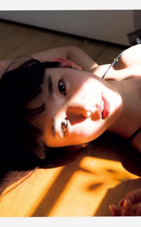    Marina Nagasawa 長澤茉里奈Pocchi 2写真：居家弹唱、比基尼诱惑与孔雀森林精灵风第95张图片