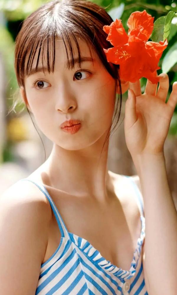    Ayaka Imoto 井本彩花「ヒロインは凛として美しい17歳。」清纯比基尼少女海边写真，精致五官尽显氧气活力，带来治愈系美感的夏日视觉盛宴。第8张图片