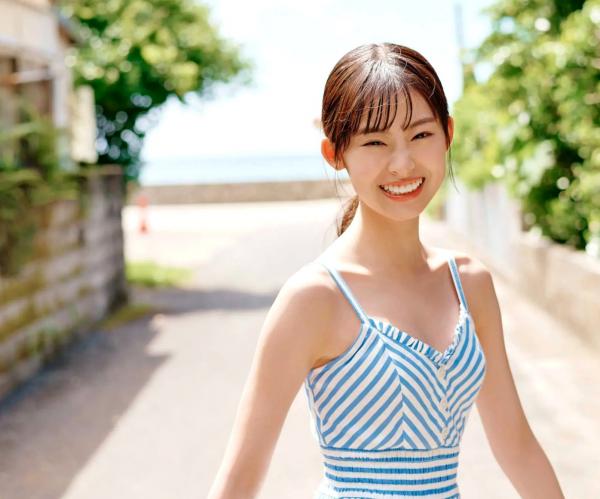   Ayaka Imoto 井本彩花「ヒロインは凛として美しい17歳。」清纯比基尼少女海边写真，精致五官尽显氧气活力，带来治愈系美感的夏日视觉盛宴。第11张图片