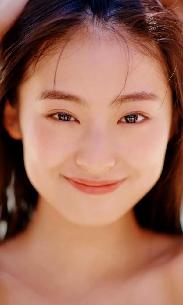   Ayaka Imoto 井本彩花「ヒロインは凛として美しい17歳。」清纯比基尼少女海边写真，精致五官尽显氧气活力，带来治愈系美感的夏日视觉盛宴。第18张图片