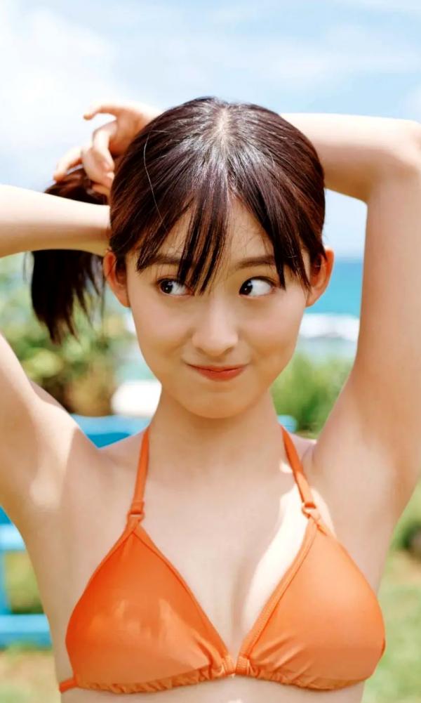    Ayaka Imoto 井本彩花「ヒロインは凛として美しい17歳。」清纯比基尼少女海边写真，精致五官尽显氧气活力，带来治愈系美感的夏日视觉盛宴。第20张图片