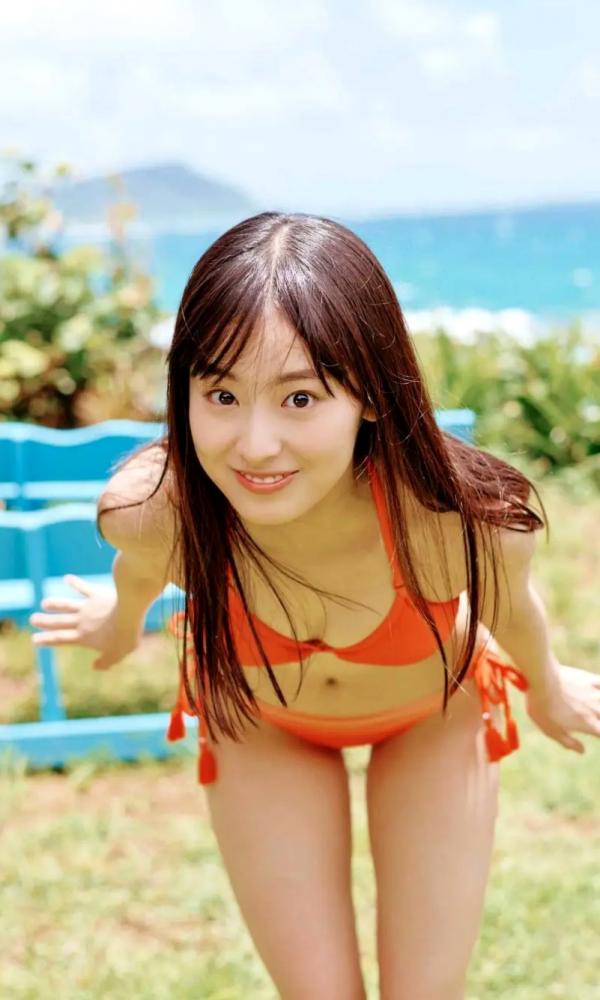    Ayaka Imoto 井本彩花「ヒロインは凛として美しい17歳。」清纯比基尼少女海边写真，精致五官尽显氧气活力，带来治愈系美感的夏日视觉盛宴。第21张图片