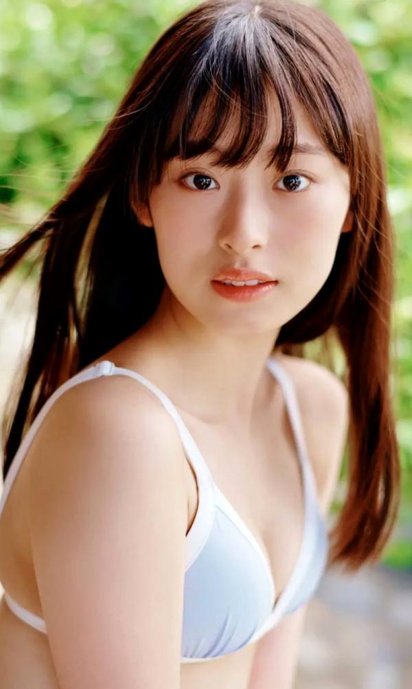    Ayaka Imoto 井本彩花「ヒロインは凛として美しい17歳。」清纯比基尼少女海边写真，精致五官尽显氧气活力，带来治愈系美感的夏日视觉盛宴。第30张图片