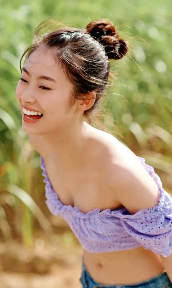    Ayaka Imoto 井本彩花「ヒロインは凛として美しい17歳。」清纯比基尼少女海边写真，精致五官尽显氧气活力，带来治愈系美感的夏日视觉盛宴。第42张图片