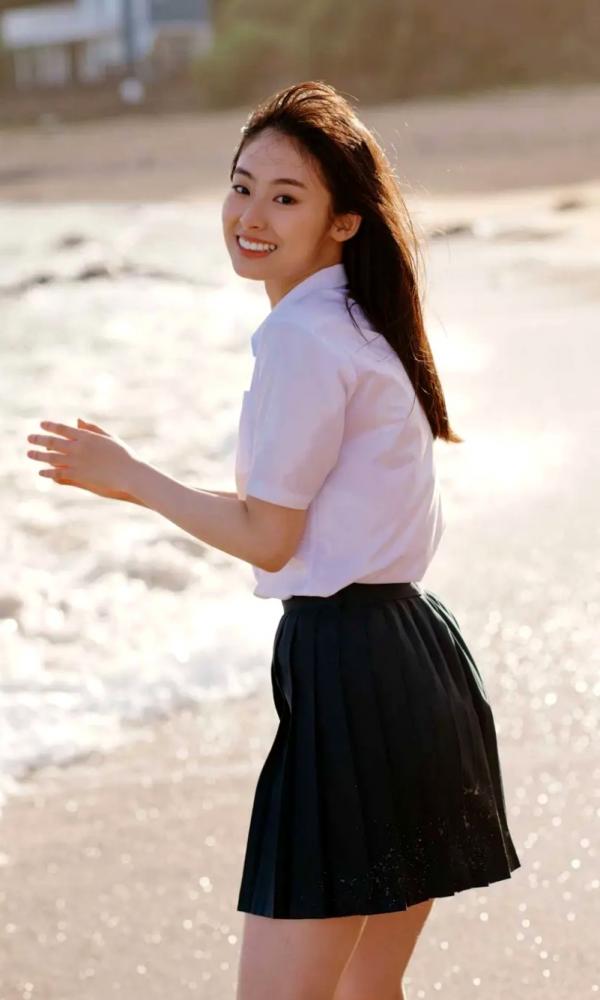    Ayaka Imoto 井本彩花「ヒロインは凛として美しい17歳。」清纯比基尼少女海边写真，精致五官尽显氧气活力，带来治愈系美感的夏日视觉盛宴。第55张图片