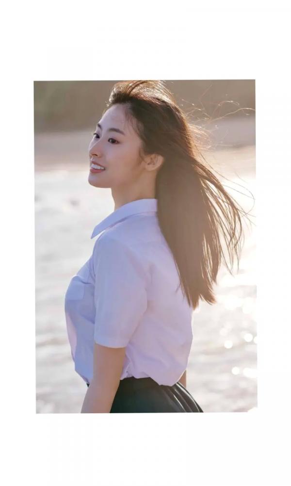    Ayaka Imoto 井本彩花「ヒロインは凛として美しい17歳。」清纯比基尼少女海边写真，精致五官尽显氧气活力，带来治愈系美感的夏日视觉盛宴。第59张图片
