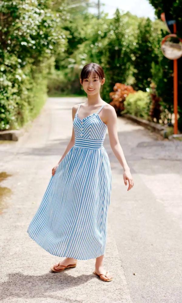    Ayaka Imoto 井本彩花「ヒロインは凛として美しい17歳。」清纯比基尼少女海边写真，精致五官尽显氧气活力，带来治愈系美感的夏日视觉盛宴。第62张图片
