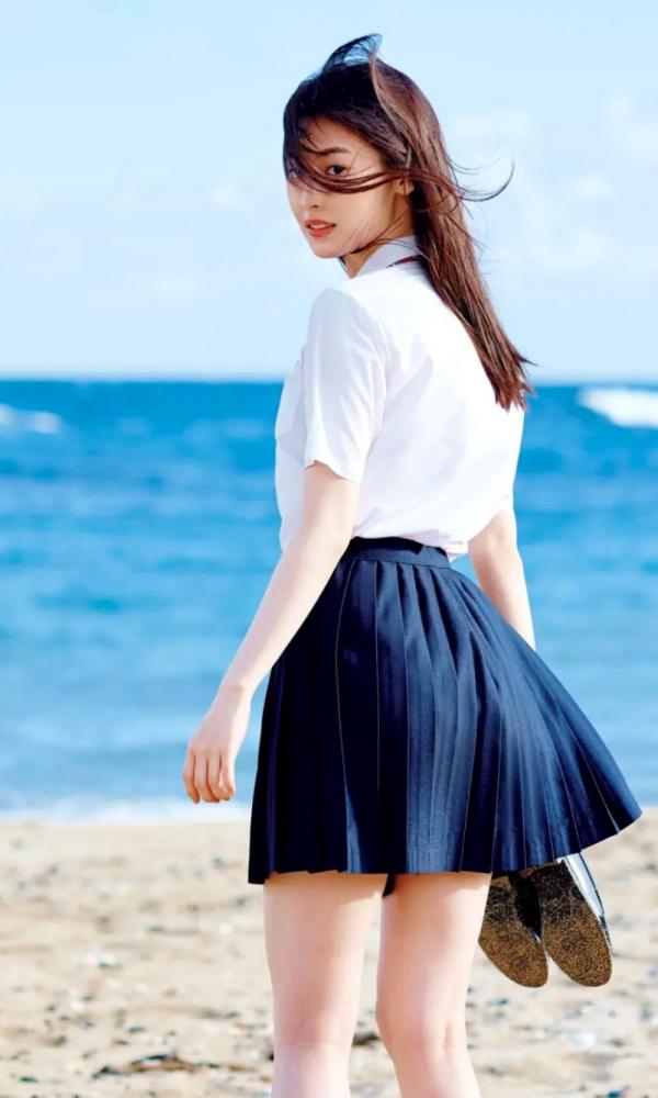    Ayaka Imoto 井本彩花「ヒロインは凛として美しい17歳。」清纯比基尼少女海边写真，精致五官尽显氧气活力，带来治愈系美感的夏日视觉盛宴。第64张图片