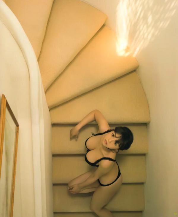    Ai Shinozaki 篠崎愛 - Mugen 夢幻：性感内衣写真与黑色裙装户外街拍，展现童颜巨乳极致诱惑曲线第13张图片
