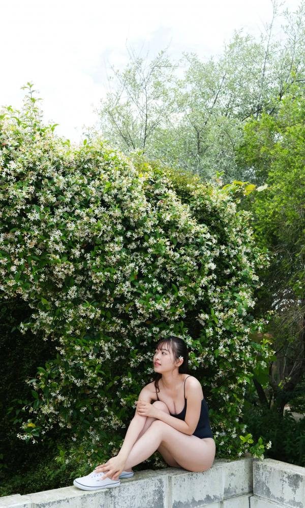    【高清精选】黑江こはる（Koharu Kuroe）甜美泳装写真，夏日泳池边的清纯诱惑，展现令人心动的迷人曲线与治愈笑容，元气满满的日系女神。第13张图片