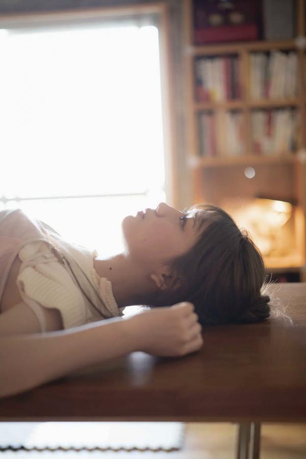    白石まゆみ《グラから見るか？エモから見るか？》外景写真与室内私房，清新治愈，尽显女神甜美灵动与自然纯净气息第56张图片
