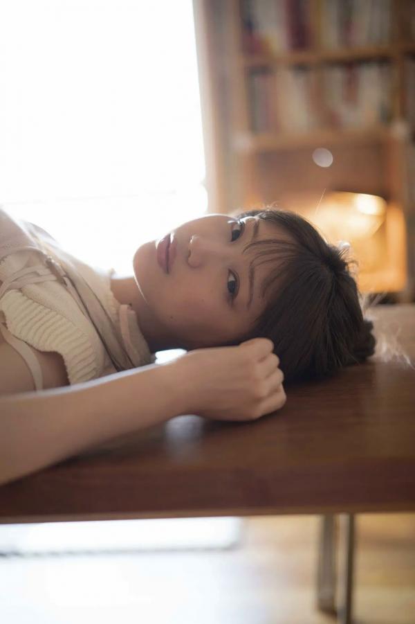    白石まゆみ《グラから見るか？エモから見るか？》外景写真与室内私房，清新治愈，尽显女神甜美灵动与自然纯净气息第57张图片