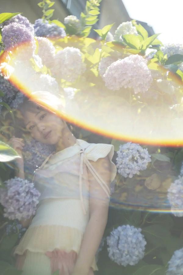    白石まゆみ《グラから見るか？エモから見るか？》外景写真与室内私房，清新治愈，尽显女神甜美灵动与自然纯净气息第61张图片