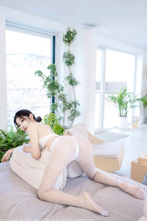    XINGYAN星颜社-334-星冉：白色蕾丝内衣与纯白丝袜的居家私房诱惑，感受极致清纯与性感的视觉盛宴第10张图片