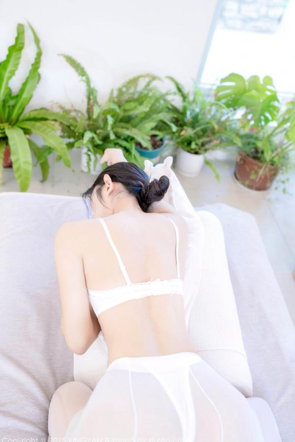    XINGYAN星颜社-334-星冉：白色蕾丝内衣与纯白丝袜的居家私房诱惑，感受极致清纯与性感的视觉盛宴第15张图片