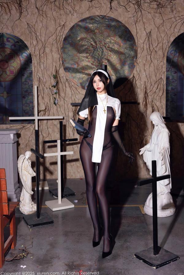    绮里嘉ula-情趣修女制服诱惑，轻透黑纱连体私房摄影，绝美大尺度视觉盛宴-秀人网9774第3张图片
