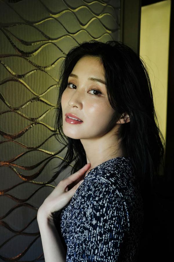    高桥凛 - 居家内衣私房写真，尽显成熟韵味与傲人曲线，极致诱惑第2张图片