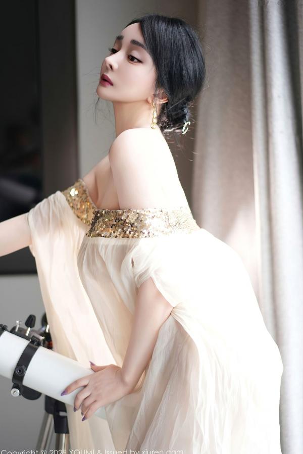    YouMi尤蜜荟-1132-允尔：轻透白纱裙与金色珠链的艺术，奢华性感女神呈现极致私房视觉盛宴第23张图片