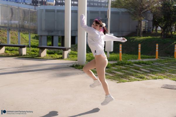    Fantasy-Factory-小丁Ding-元气双马尾桥下户外露出play-大胆激进大尺度私拍-2022.05第2张图片