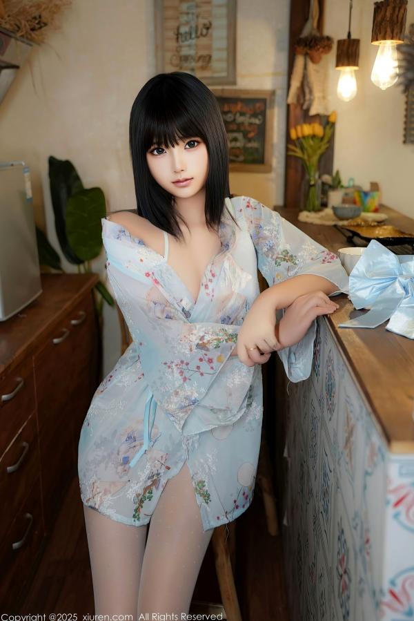    XiuRen秀人网9760-姚若兮vay-清透浅蓝碎花纱裙与纯欲白丝演绎，室内唯美私房写真，性感爆乳无圣光大尺度，尽显极致诱惑身材第2张图片